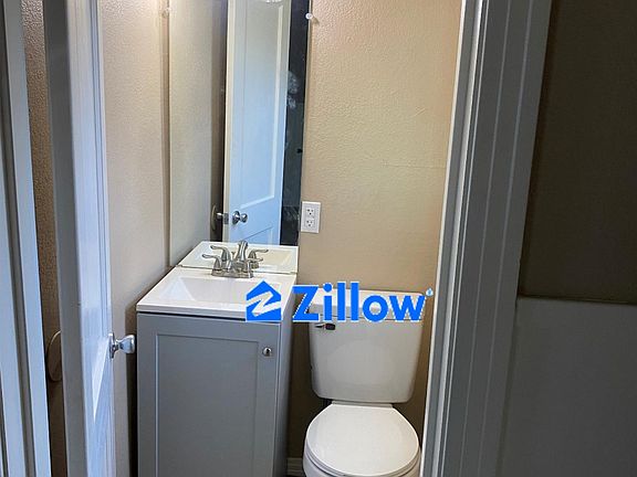 Half bath in Bedroom 3