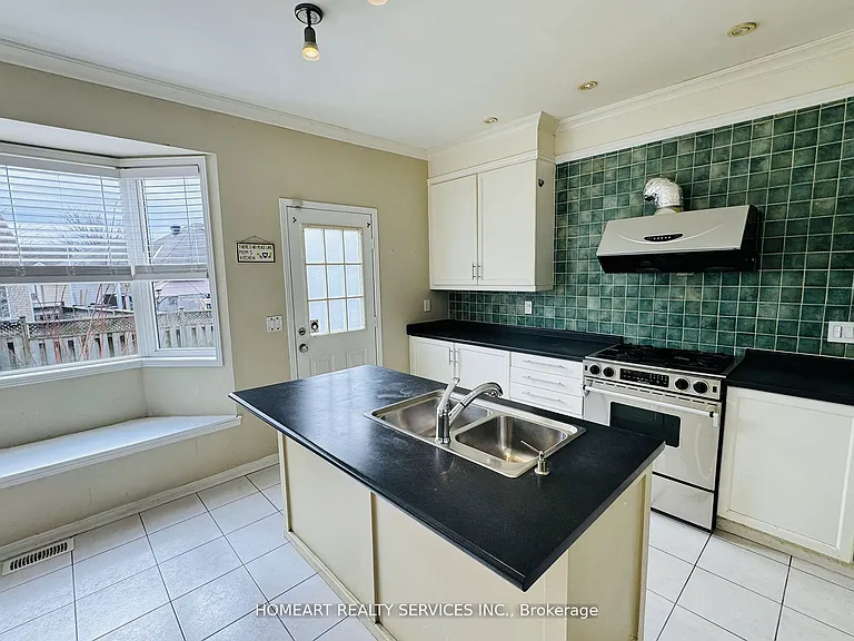 81 Emery Hill Blvd — Photo 18
