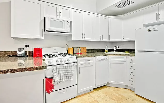 Rented by The Agency | media 13