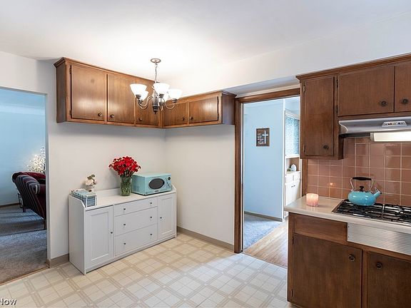 3rd image of 4105 Orchard Park Dr