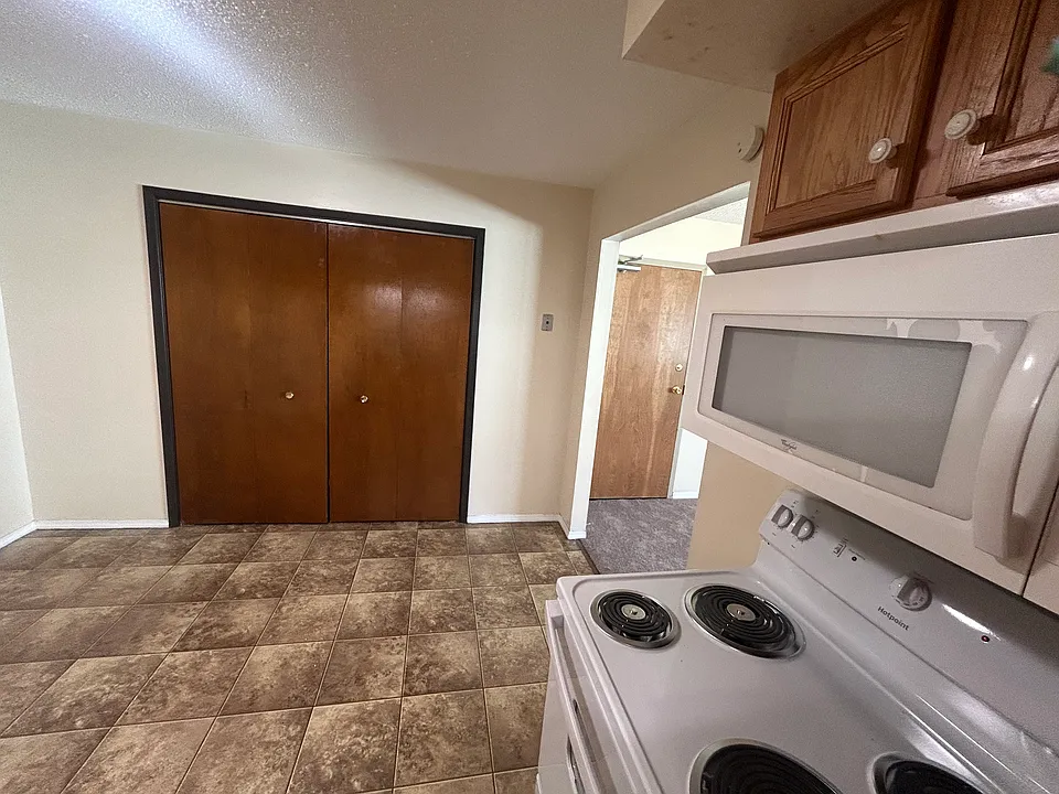 9-1216 W Jefferson St #9
