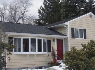 11 Garrity Rd, Burlington, MA 01803