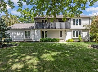 2 Parkrose Ct, Ballwin, MO