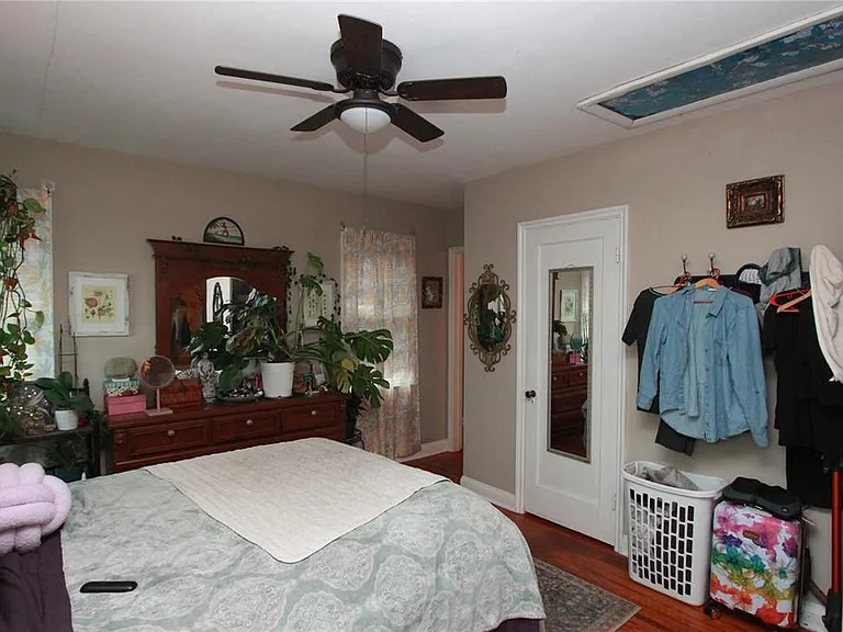415 E Gore St — Photo 14