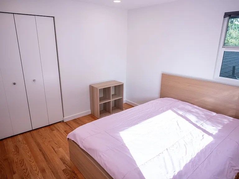 3rd Bedroom (furniture will be removed)