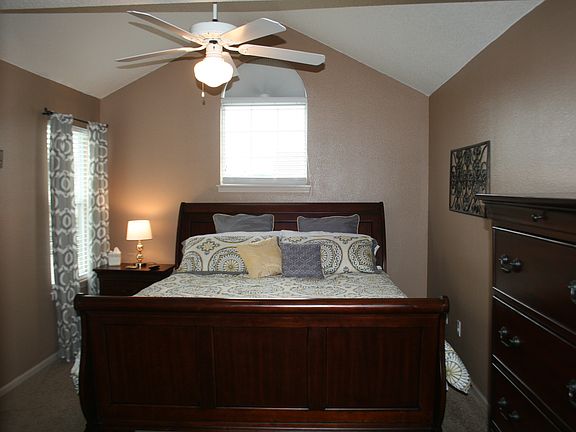 5th image of 5616 NW Sunrise Meadow Cir #57D