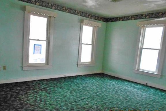 5th image of 65 Saint John St
