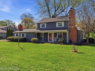 7441 Honeysuckle Rd, West Bloomfield, MI 48324