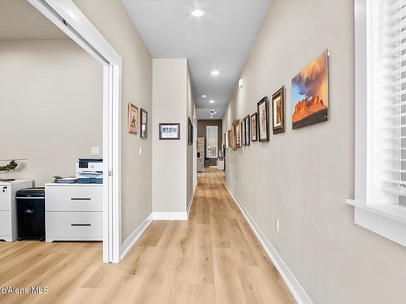 5th image of 2705 N Catalina Way