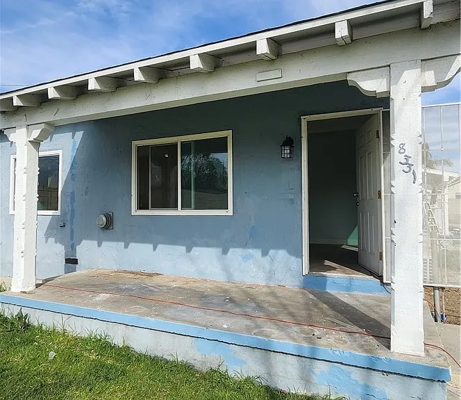 8331 Cottonwood Ave — Photo 2