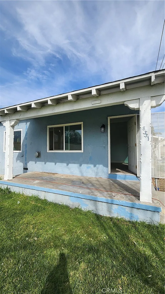 Building Photo - 8331 Cottonwood Ave