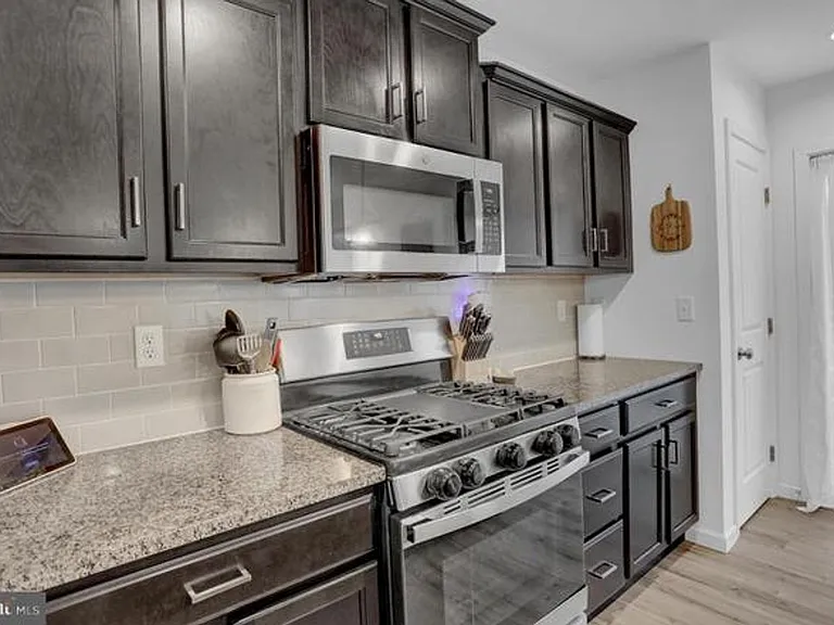 8153 Lenker Dr — Photo 11