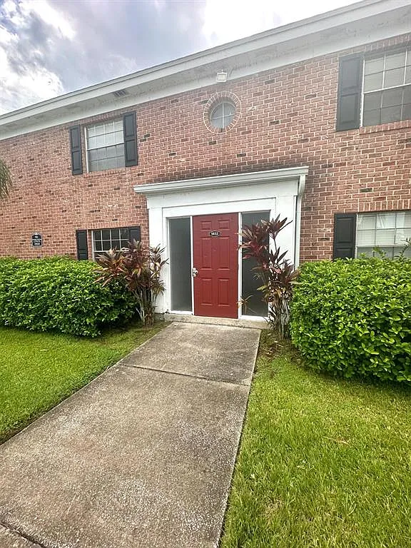 2 bed, 2.0 bath, 970 sqft, $1,400 — Photo 1