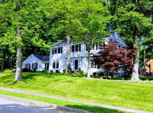 2 Eagle Nest Ln, Long Valley, NJ 07853