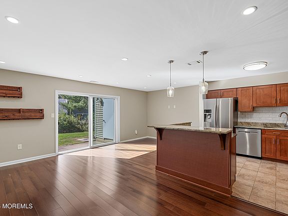 4th image of 22 Oak Lane