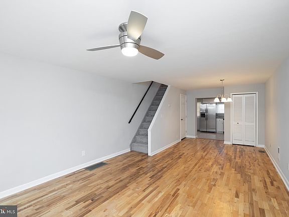 3rd image of 225 Tree St