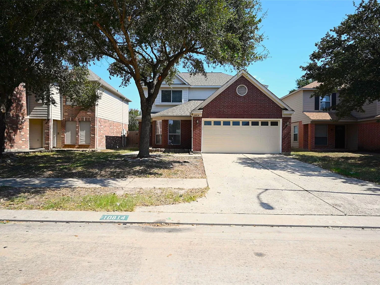 4 bed, 2.5 bath, 2441 sqft, $1,850 — Photo 1
