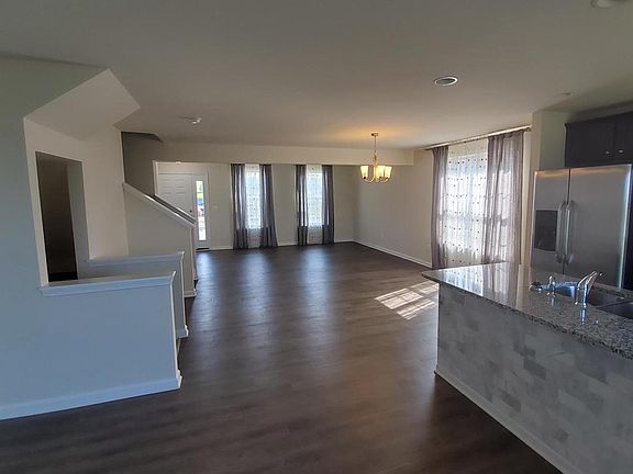 2nd image of 66 Niblick Sq