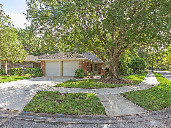 3rd image of 13644 Gordonia Ct