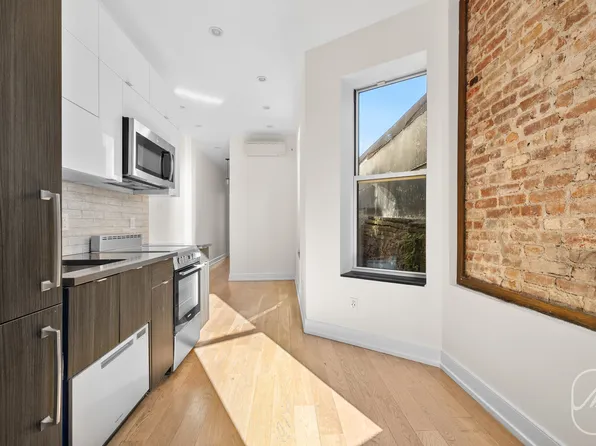 58 Saint Mark's Place image 1 of 13