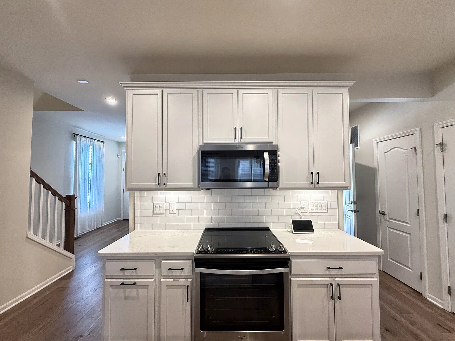 2820 Fairgrove Crescent - 1 — Photo 3