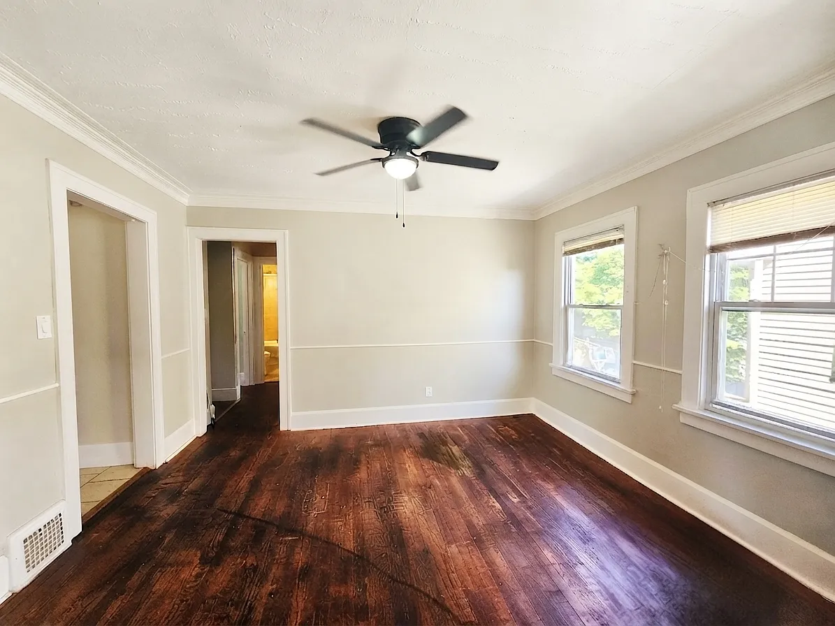 4 bed, 1.5 bath, 1500 sqft, $1,600 — Photo 4