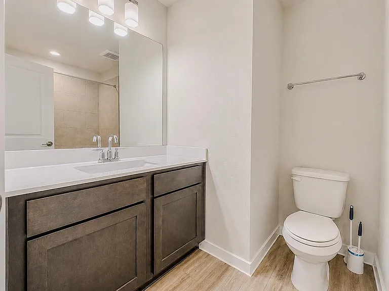 323 Bennett St — Photo 17