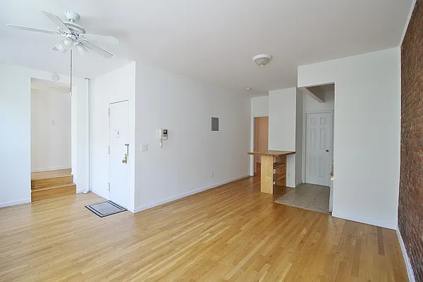 Rented by Julianna Realty Corp | media 2