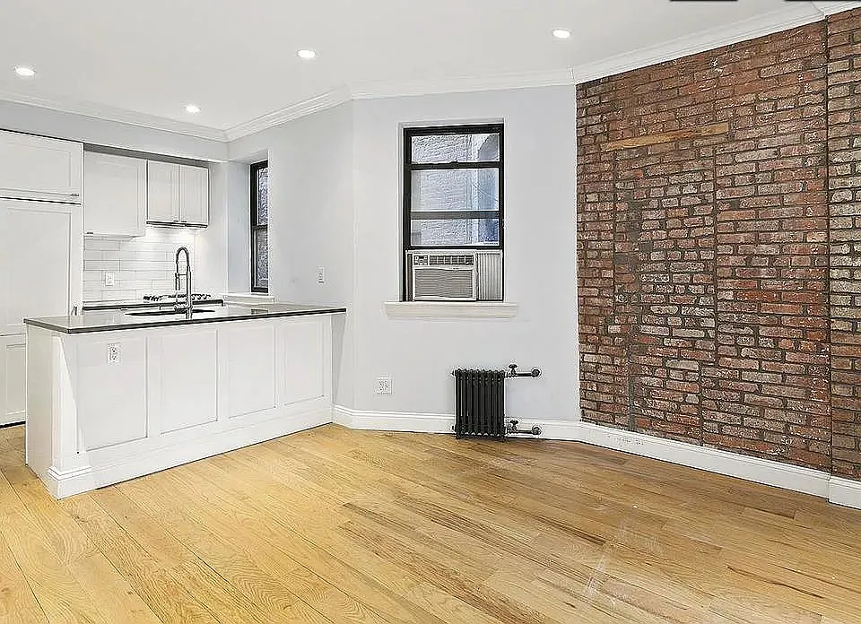 266 Elizabeth St #4