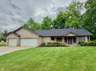 180 Oakbrook Dr, Columbus, IN 47201