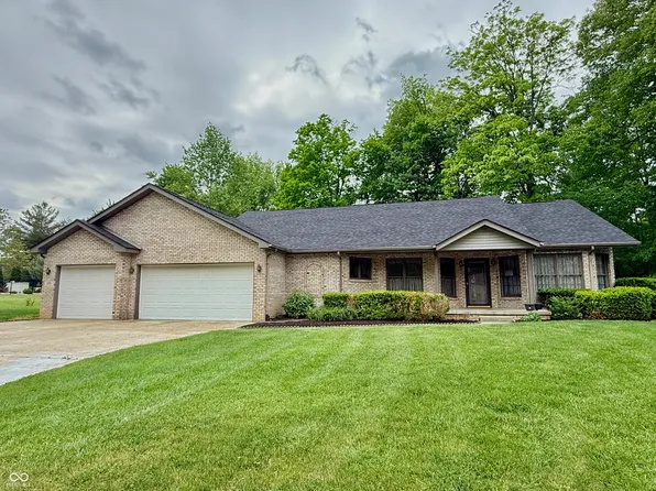 180 Oakbrook Dr, Columbus, IN 47201