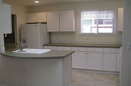 4th image of 4611 7th St SE