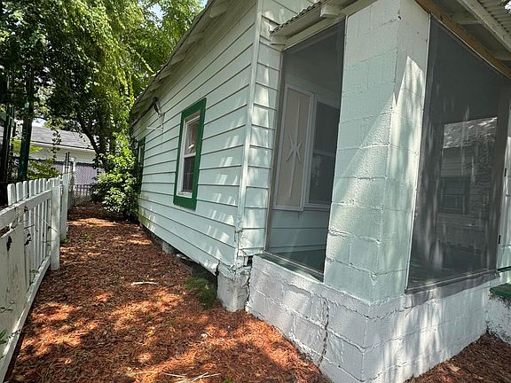 3rd image of 950 Spearing St #950