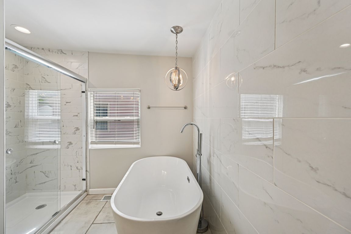 Eaton St-S1107-018.jpg