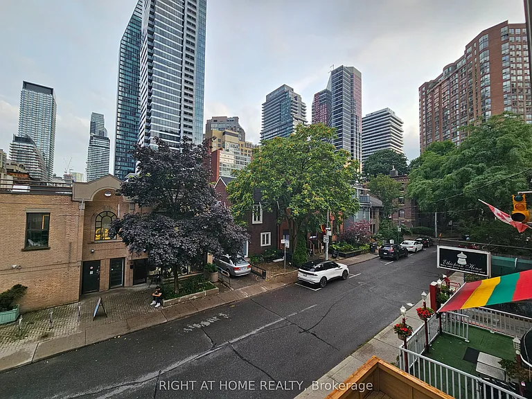 648A Yonge St #203 — Photo 17
