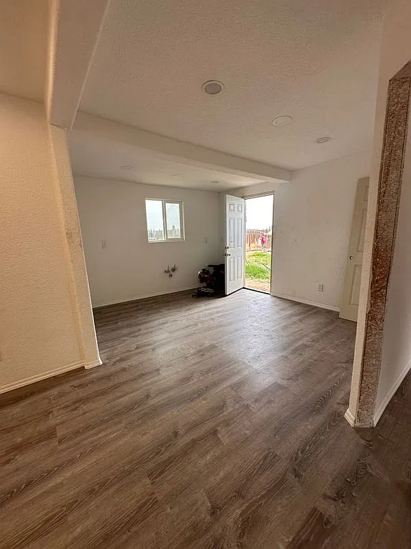 1 bed, 1.0 bath, 560 sqft, $1,350 — Photo 4