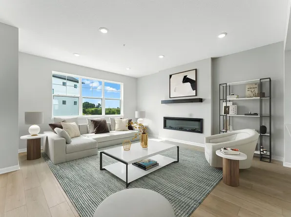 10373 Birchwood Cir, Victoria, MN 55318