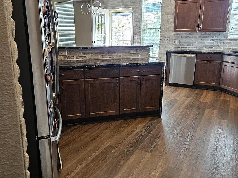 21206 Tallman Ct — Photo 8