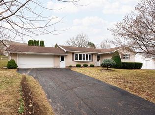355 Meadowood Ct, Viroqua, WI 54665