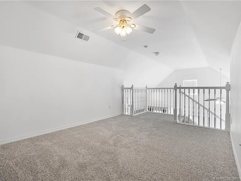 1575 SE Pomeroy St #8-5 — Photo 21