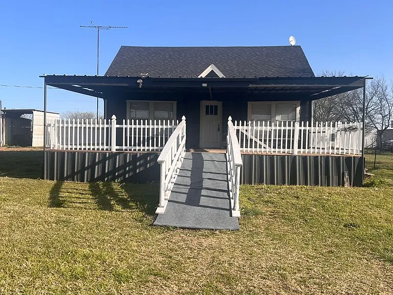 3506 County Road 920 — Photo 1