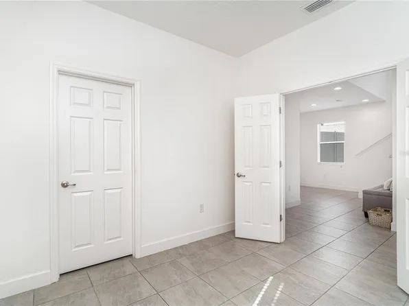 5653 Del Coronado Dr, Apollo Beach, FL 33572