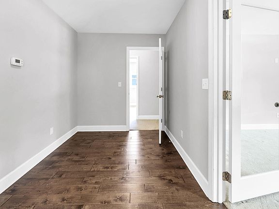 5th image of 19 Anastasia Dr SE