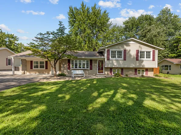 8069 Folkstone Rd, Indianapolis, IN 46268