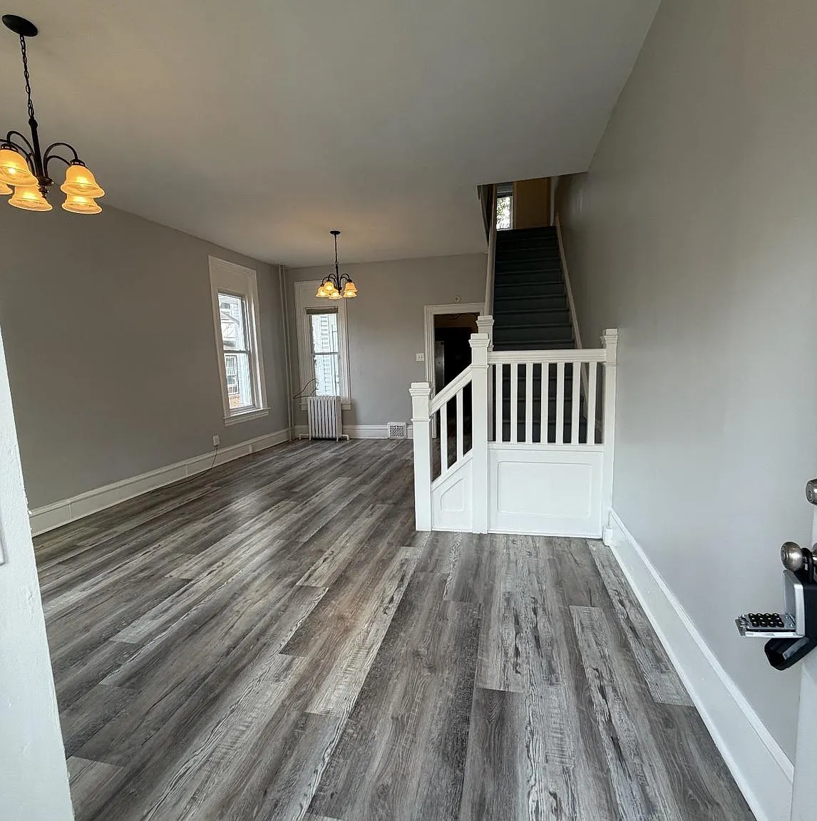 5 bed, 1.0 bath, 1784 sqft, $2,050 — Photo 3