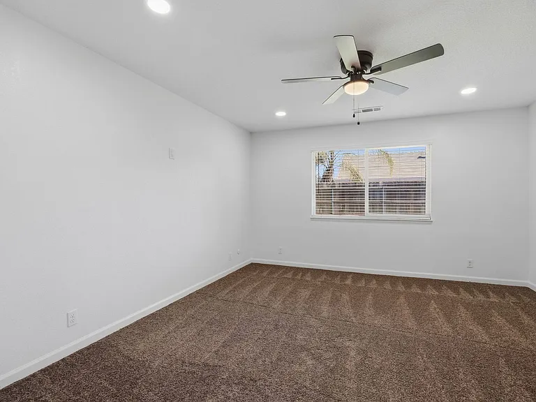 1684 E Walnut Ave — Photo 14