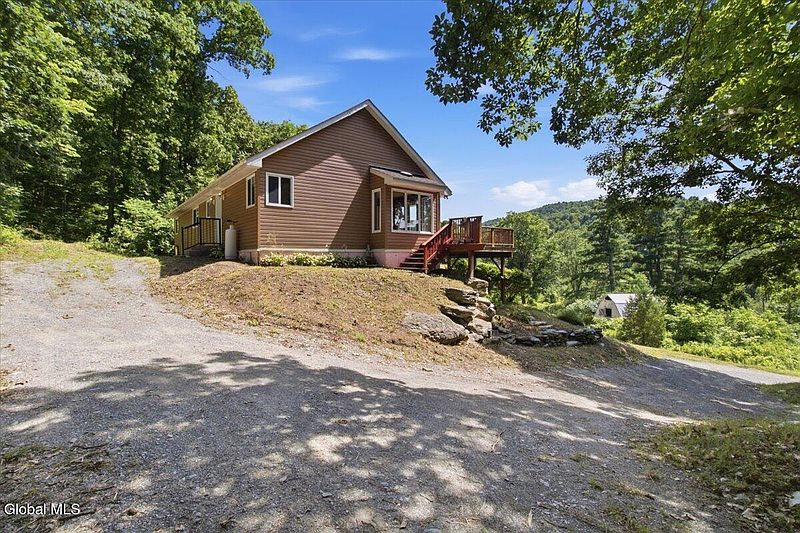 5th image of 268 Fox Hollow Road