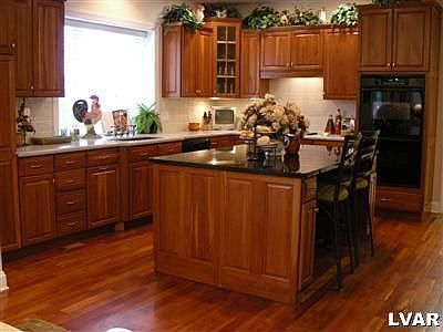4th image of 30 Central Dr