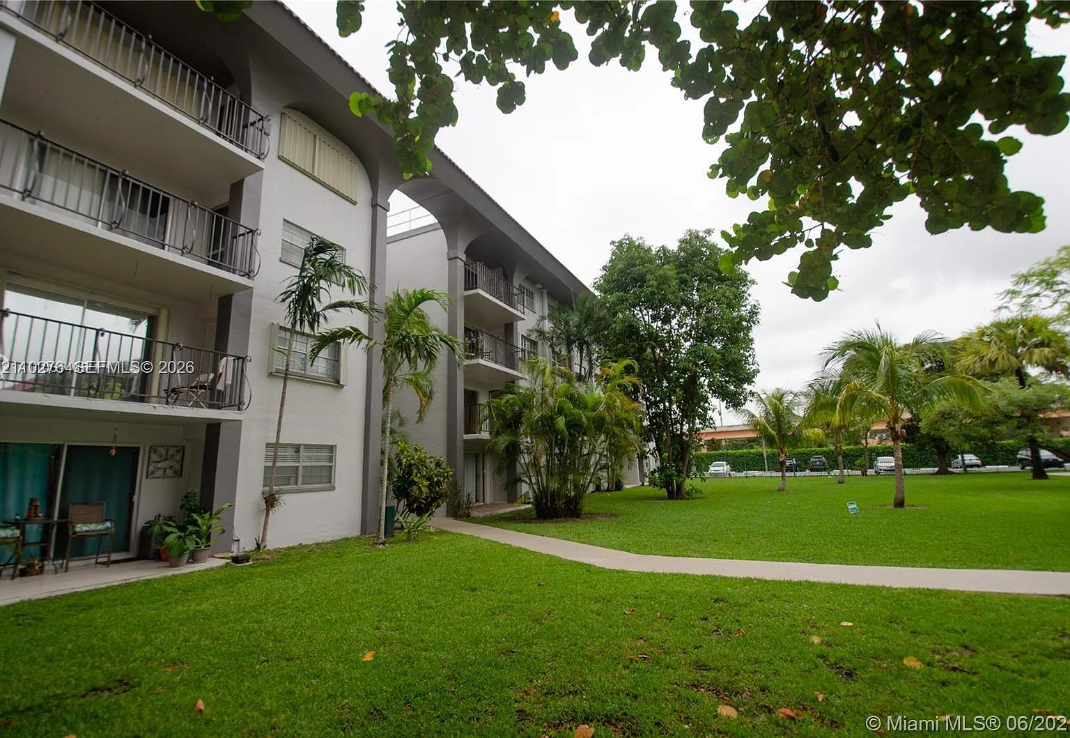 8101 SW 72nd Ave — Photo 4
