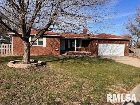 2101 Magnolia Dr, South Jacksonville, IL 62650